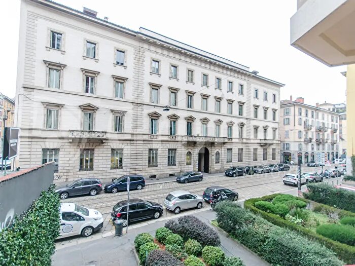 Appartamento trilocale in vendita in Corso Porta Romana, Milano