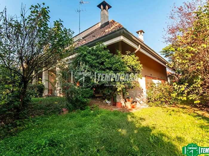 Casa con 5 locali in vendita in Via Toti, Garbagnate Milanese