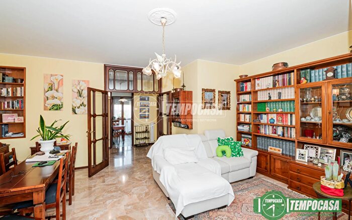 Appartamento quadrilocale in vendita in Via Martiri di Cefalonia, San Donato Milanese