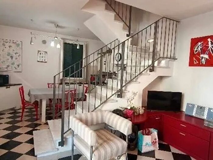 Casa quadrilocale in vendita in Via Papini, Camaiore