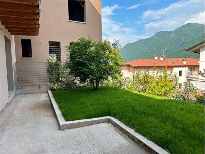 Appartamento trilocale in vendita in Via Torre, Casazza