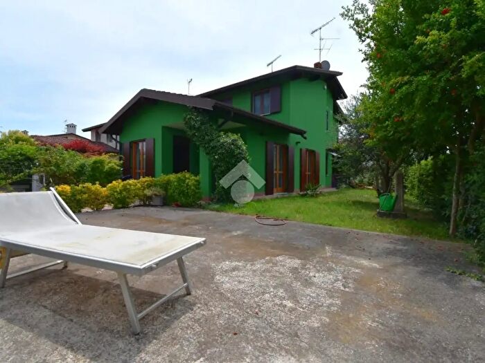 Casa quadrilocale in vendita in Via Danilo Guidetti, Castiglione Delle Stiviere