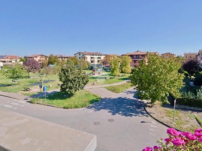 Appartamento quadrilocale in vendita in Via Bernardo Buontalenti, Reggio nell'Emilia