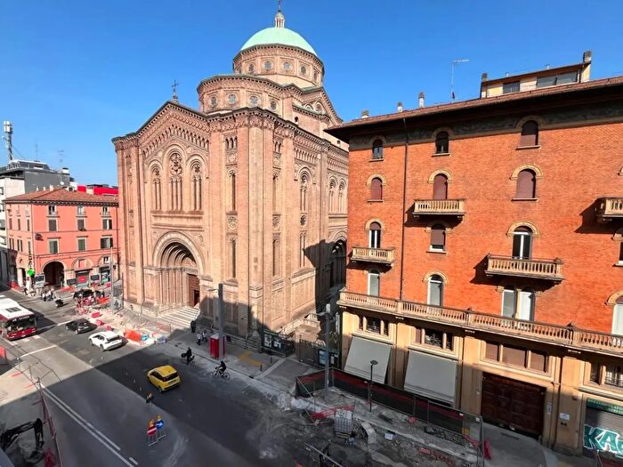 Appartamento trilocale in vendita in Via Giacomo Matteotti, Bologna