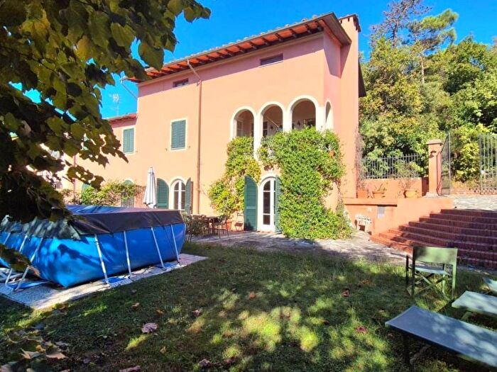 Casa con 6 locali in vendita in Via del Generale, Sant'Alessio Carignano, Lucca