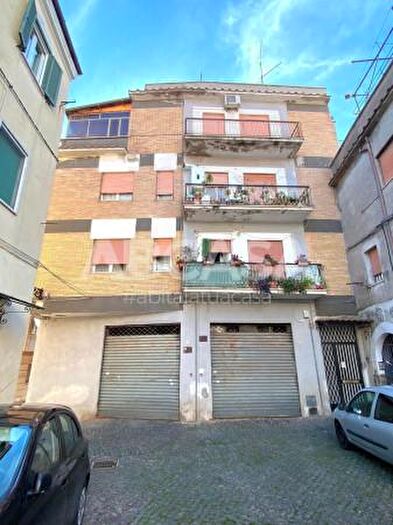 Appartamento quadrilocale in vendita in Piazza Albrizi, Velletri