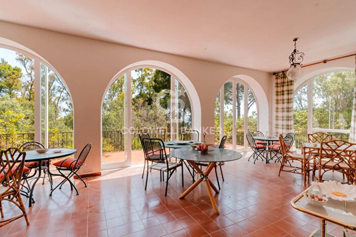 Casa quadrilocale in vendita in Via Guglielmo Massaia, Tricase