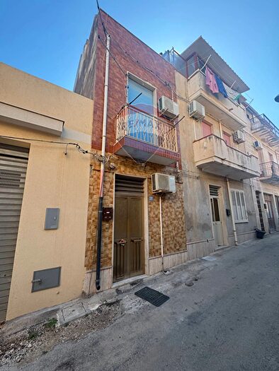 Casa con 6 locali in vendita in Via C Campisi, Pachino