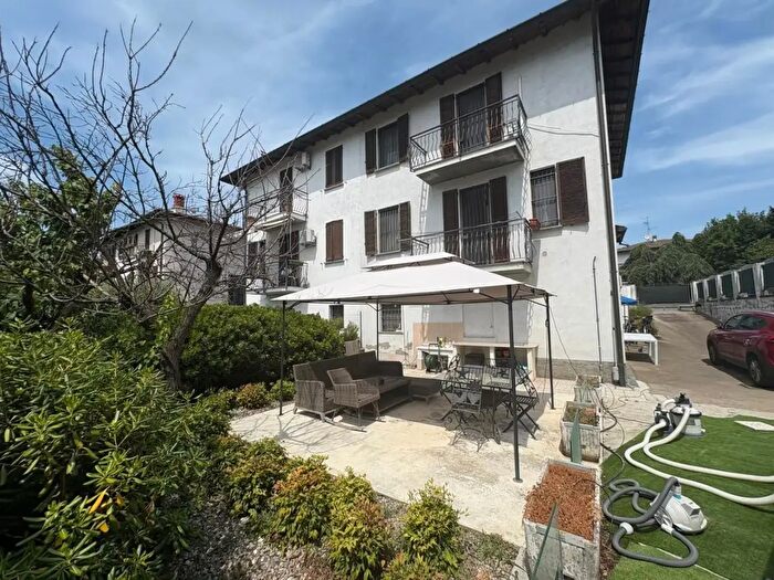 Casa quadrilocale in vendita in Via Aldo Moro, Robecco Sul Naviglio
