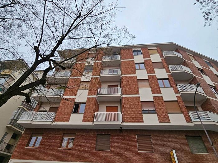 Appartamento con 5 locali in affitto in Via Francesco Petrarca, Stadio, Asti