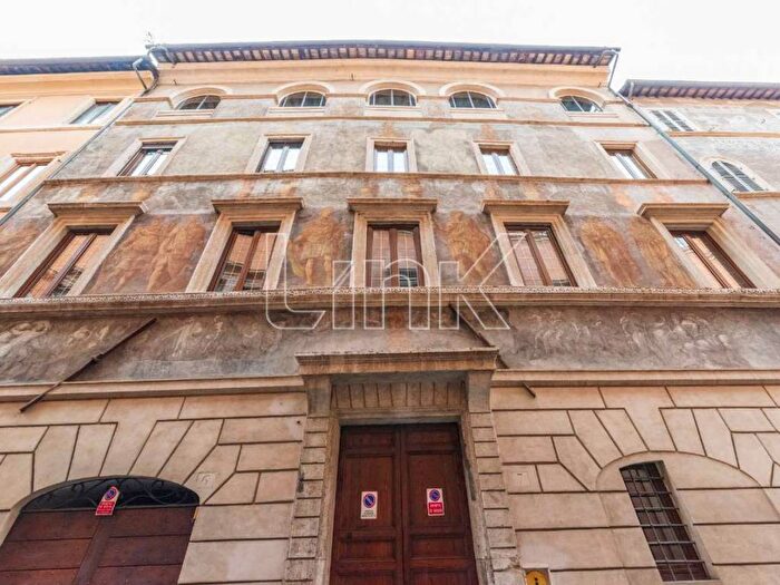 Appartamento quadrilocale in affitto in via della Maschera doro, Piazza Navona, Roma