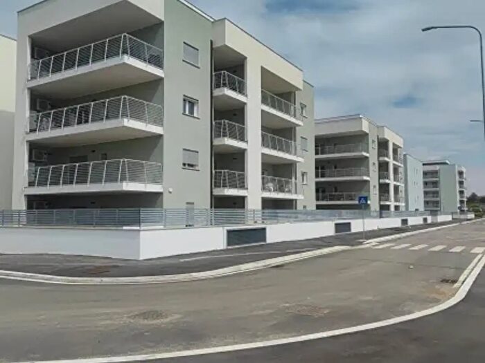 Appartamento bilocale in vendita in Strada Provinciale Pratica di Mare, Roma