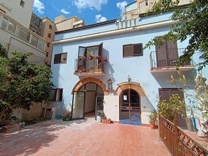 Appartamento trilocale in affitto in Via Sampolo A, Libertà Villabianca, Palermo