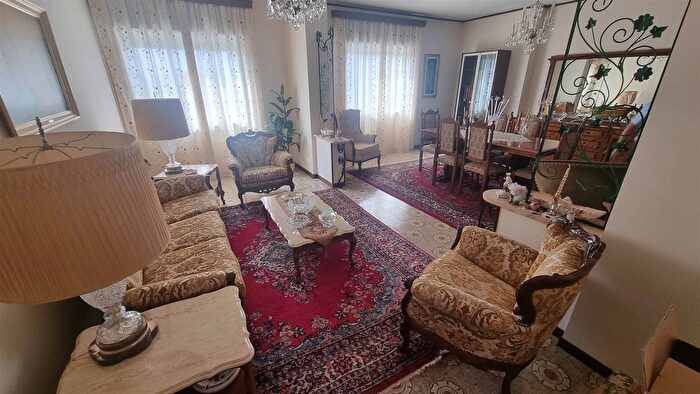 Appartamento con 5 locali in vendita in Via Babaurra San Cataldo, San Cataldo