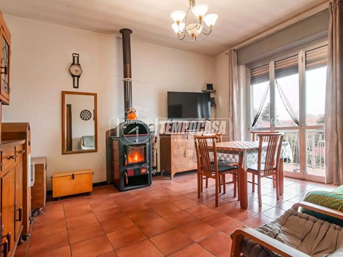 Appartamento trilocale in vendita in Via Medaglie dOro, Olgiate Olona