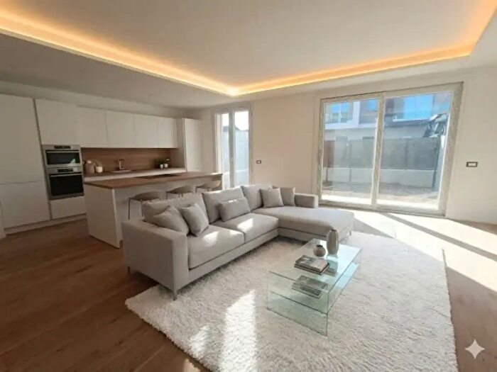 Casa quadrilocale in vendita in Azzano San Paolo