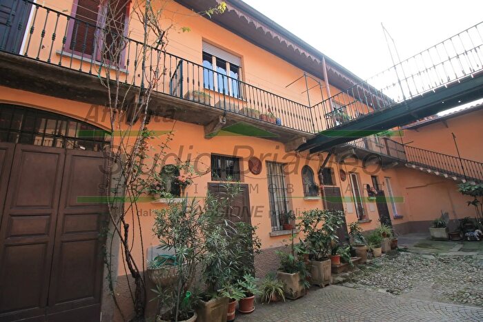 Casa con 6 locali in vendita in Via San Gervaso, Seregno