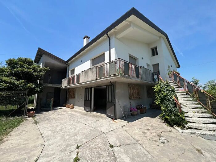 Casa con 5 locali in vendita in Viale Po, Rubano