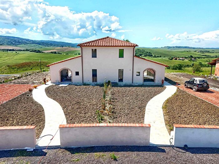 Casa con 5 locali in vendita in Volterra