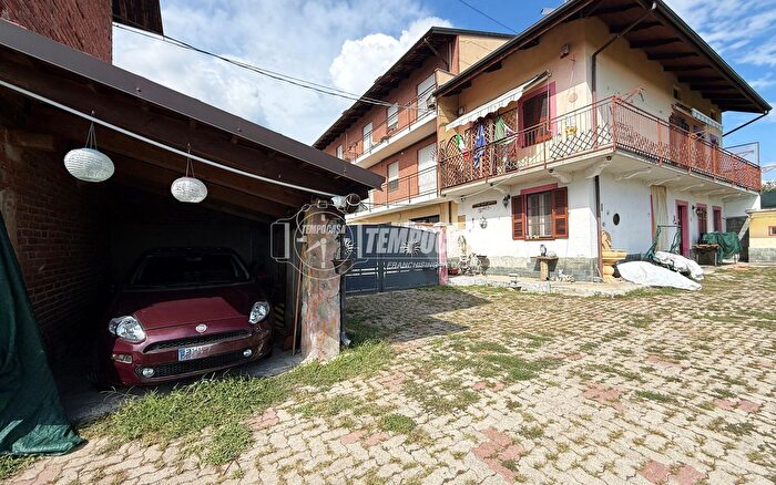 Casa quadrilocale in vendita in Via Vercellotto, Cossato