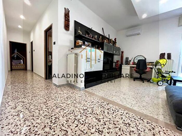 Appartamento trilocale in vendita in Trani