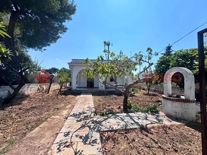 Casa trilocale in vendita in Viale dei Vasai Snc, Pulsano