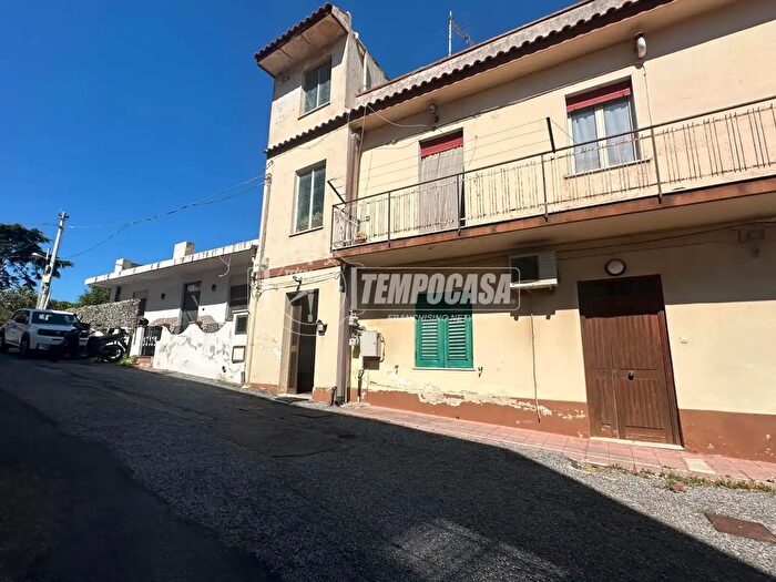 Appartamento trilocale in vendita in Via Corso, Messina