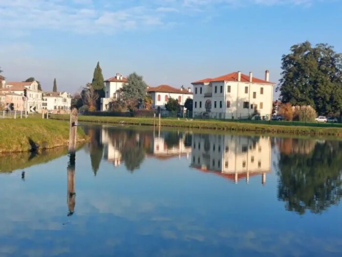 Casa quadrilocale in vendita in Via Città Giardino, Mira