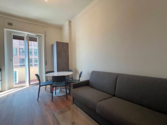 Appartamento trilocale in affitto in Via Sofonisba Anguissola, Gambara, Milano