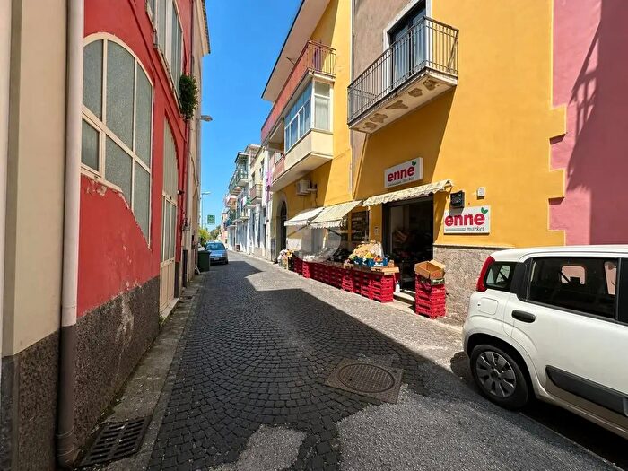 Appartamento trilocale in vendita in Via Cappella, Bacoli