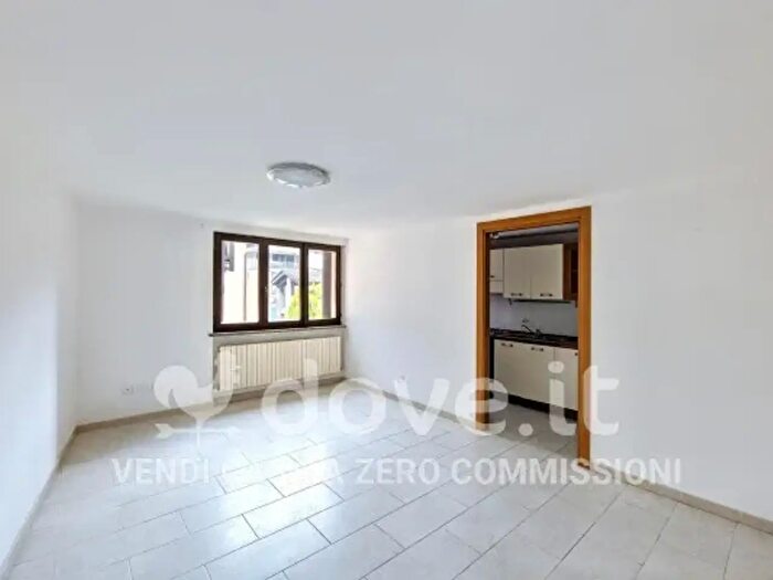 Casa trilocale in vendita in Piazza Piave, Luino