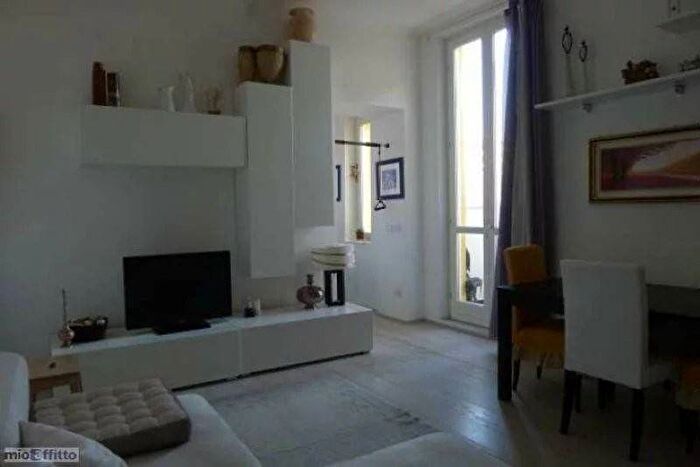 Appartamento bilocale in affitto in Via Confalonieri, Isola, Milano