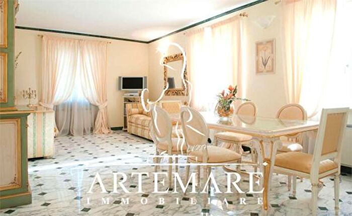 Appartamento quadrilocale in vendita in Pietrasanta