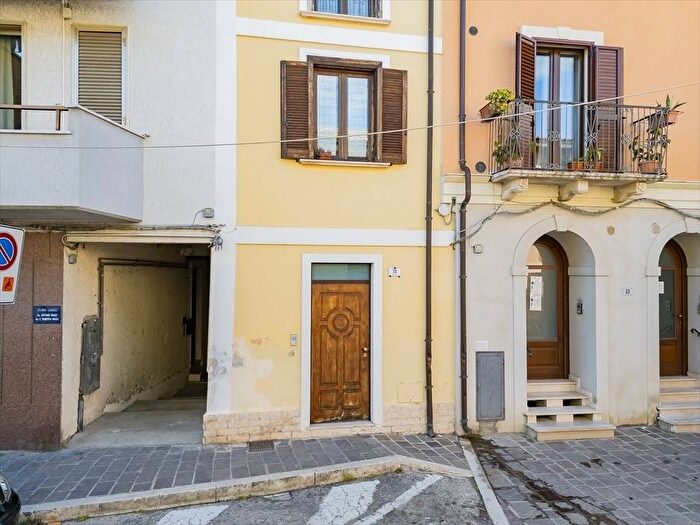 Appartamento trilocale in affitto in Via Roma, Centro, Ripa Teatina
