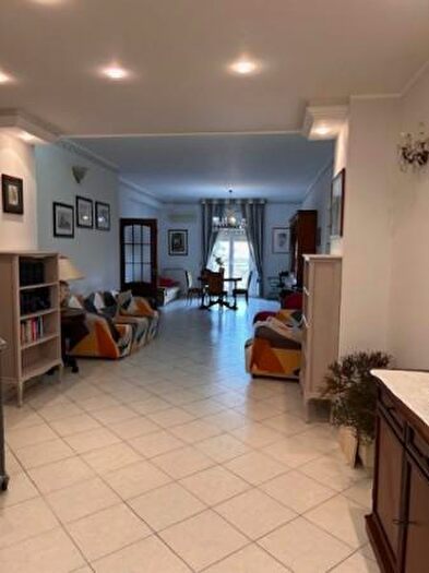 Appartamento con 5 locali in affitto in Viale Santa Panagia, Siracusa