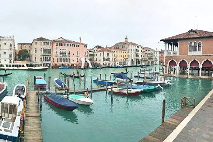 Appartamento quadrilocale in vendita in Calle dei Botteri, Venezia