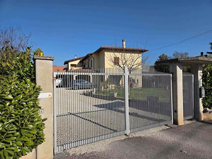 Casa con 5 locali in vendita in Via delle Marmore, Perugia