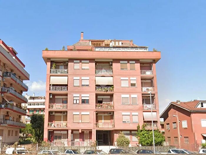 Appartamento trilocale in vendita in Via Gorizia, Ciampino