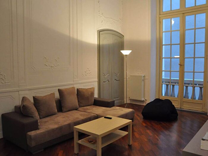 Appartamento trilocale in affitto in Via Lomellini, Maddalena, Genova