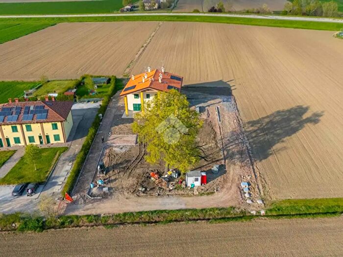 Casa con 5 locali in vendita in Via Saletto, Bentivoglio