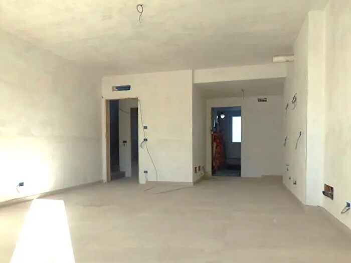 Casa con 5 locali in vendita in Via Pinerolo, Cavour