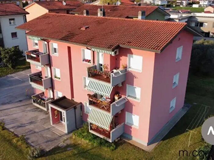 Appartamento trilocale in vendita in Via col di Lana, Pordenone