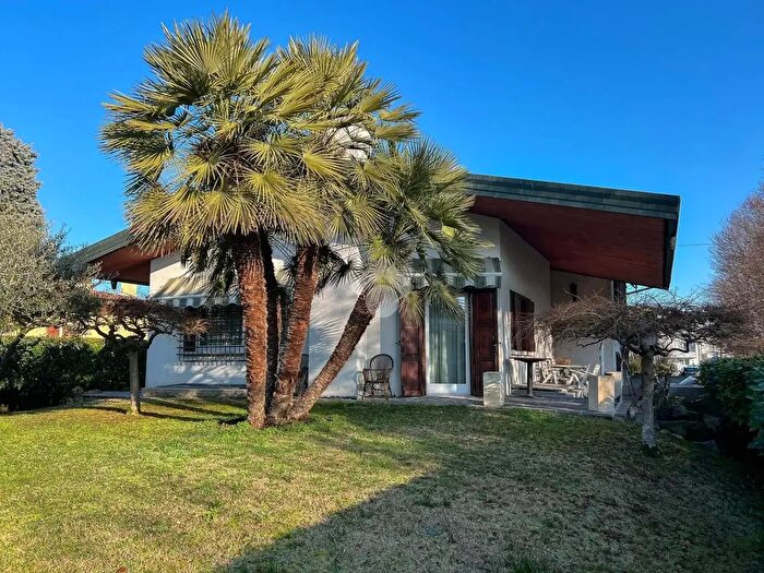 Casa con 6 locali in vendita in Via Cà Rezzonico, Mirano