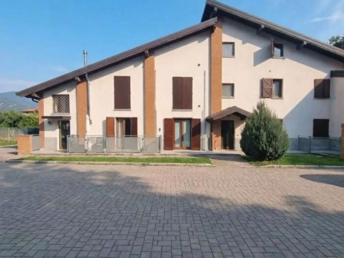 Appartamento trilocale in vendita in Via al Mulino, Cassano Valcuvia