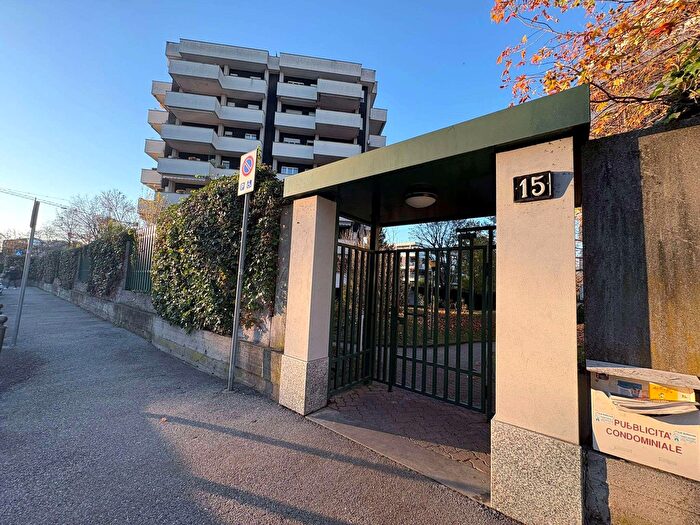 Appartamento trilocale in vendita in Monza