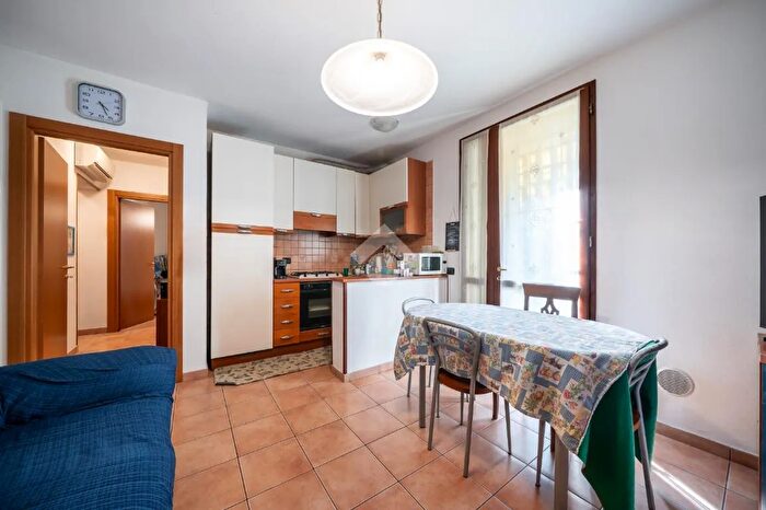 Appartamento trilocale in vendita in Via Ciro Menotti, Bibbiano