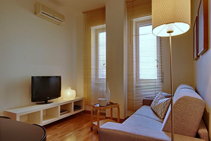 Appartamento monolocale in affitto in Via Pola, Milano