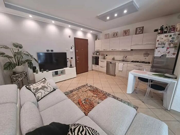 Appartamento bilocale in vendita in Via Stradivari, Limbiate