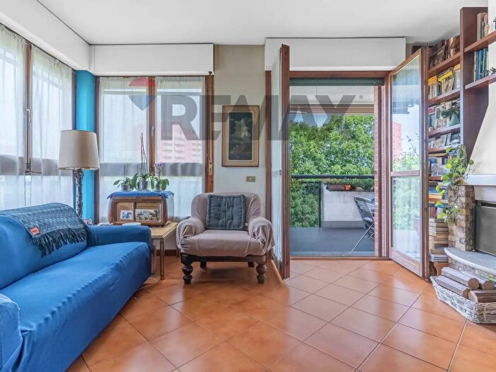 Appartamento trilocale in vendita in Milano