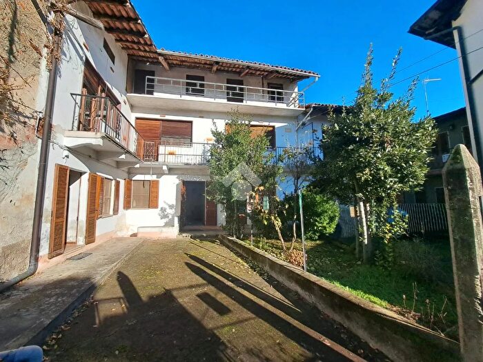 Appartamento bilocale in vendita in Via Roma, Zimone